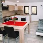 Paradise Apartment *