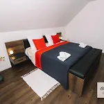 Apartment Paradise *