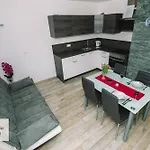 Apartment Paradise *