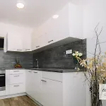 Paradise Apartment *